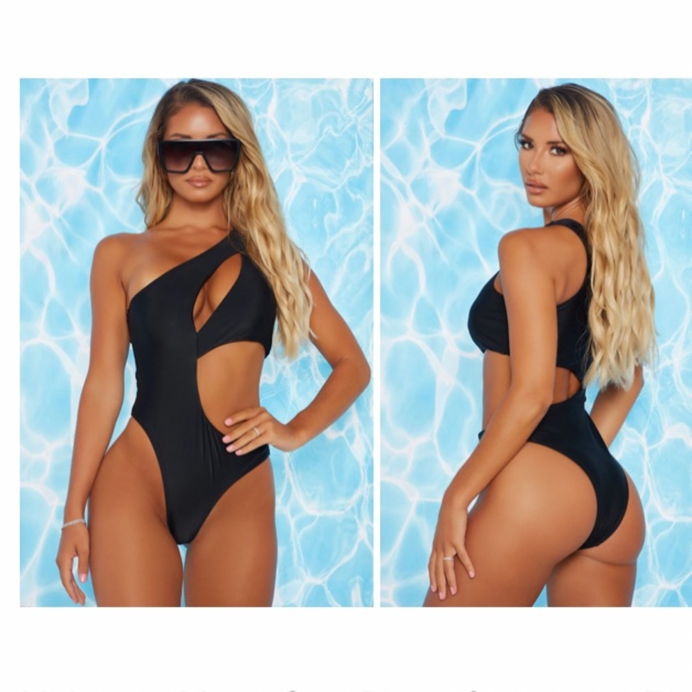 Black one piece swimwear never worn